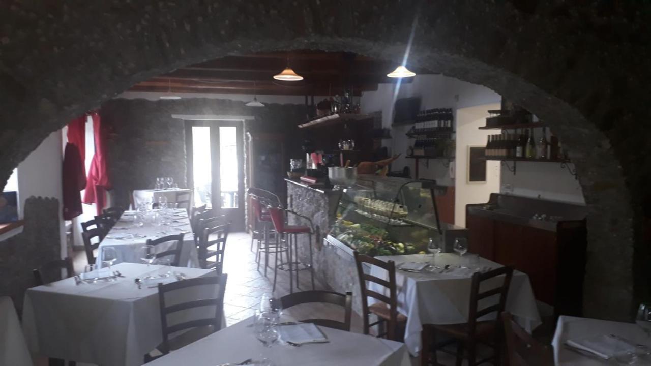 Taverna del Dolmen Millesimo Exteriör bild
